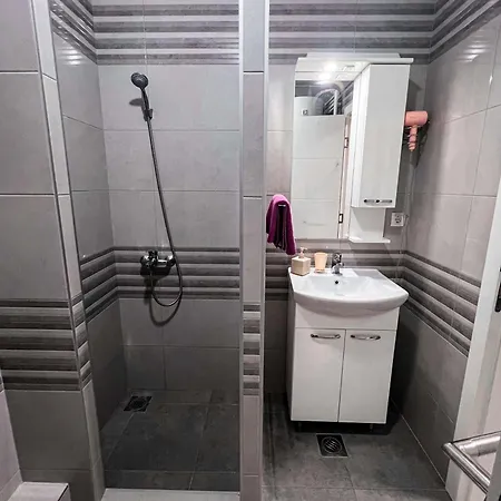 Royal 3 Apartment *