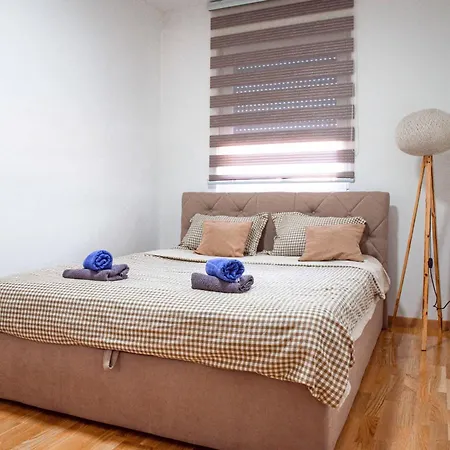 Apartment Royal 3 *
