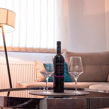 Royal 3 * Doboj